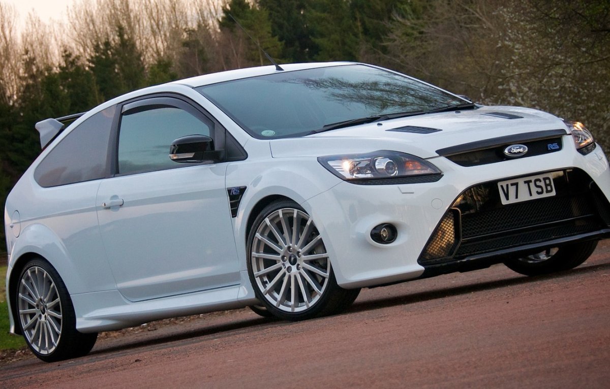 Ford Focus St серый 1920