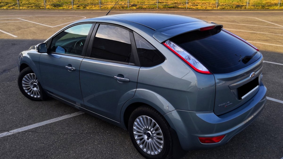 Форд фокус 2 хэтчбек 2010 года