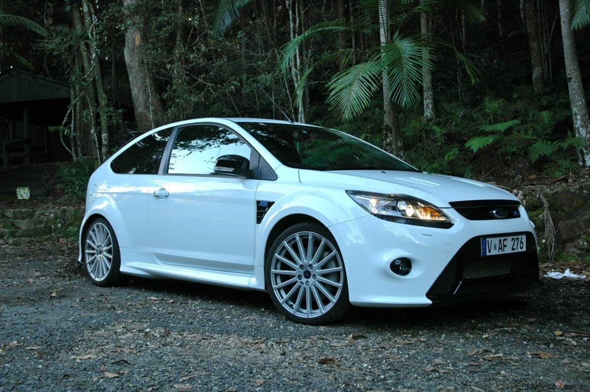 Ford Focus 2 White Rotiform