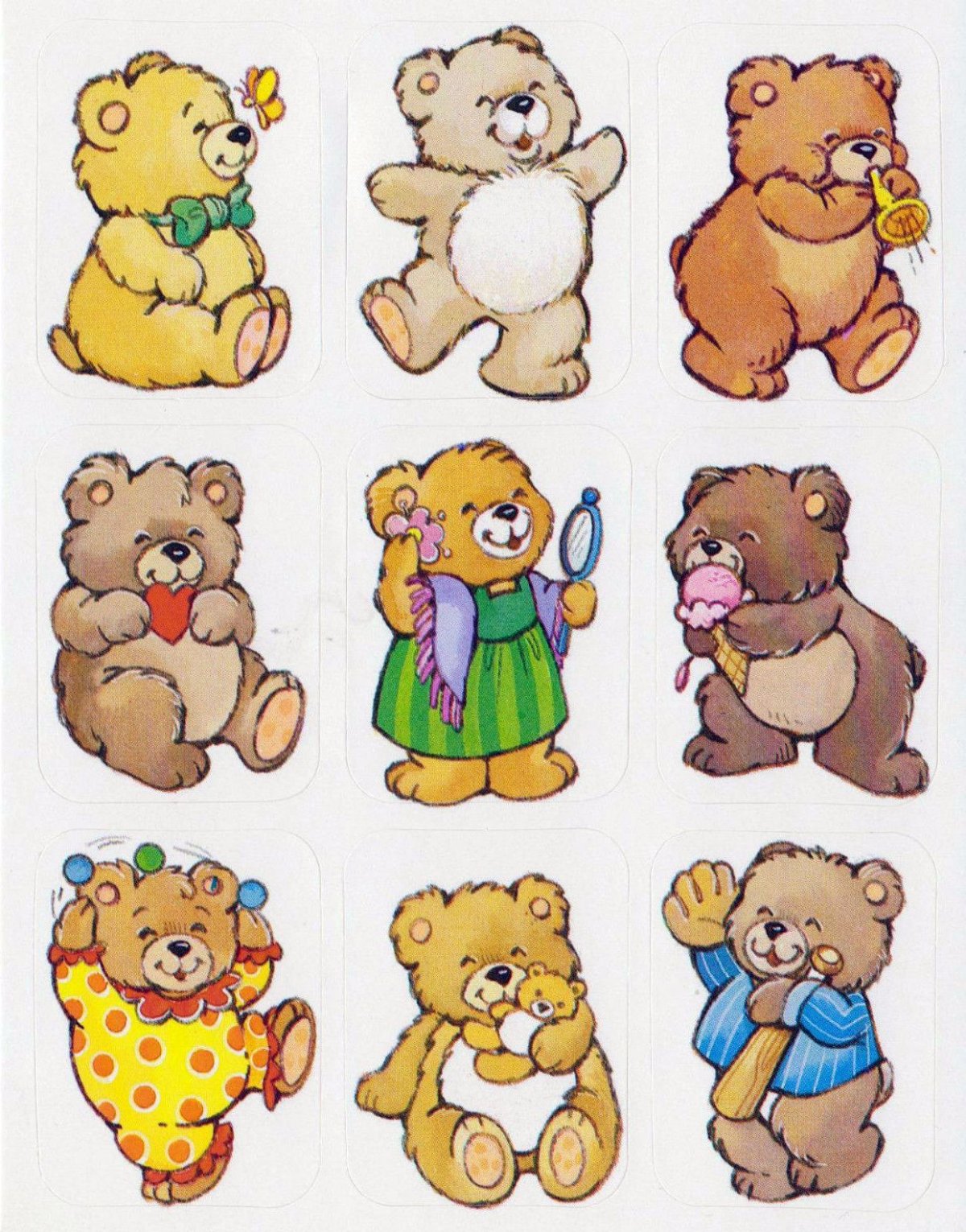 Мишка с цветами на белом фоне