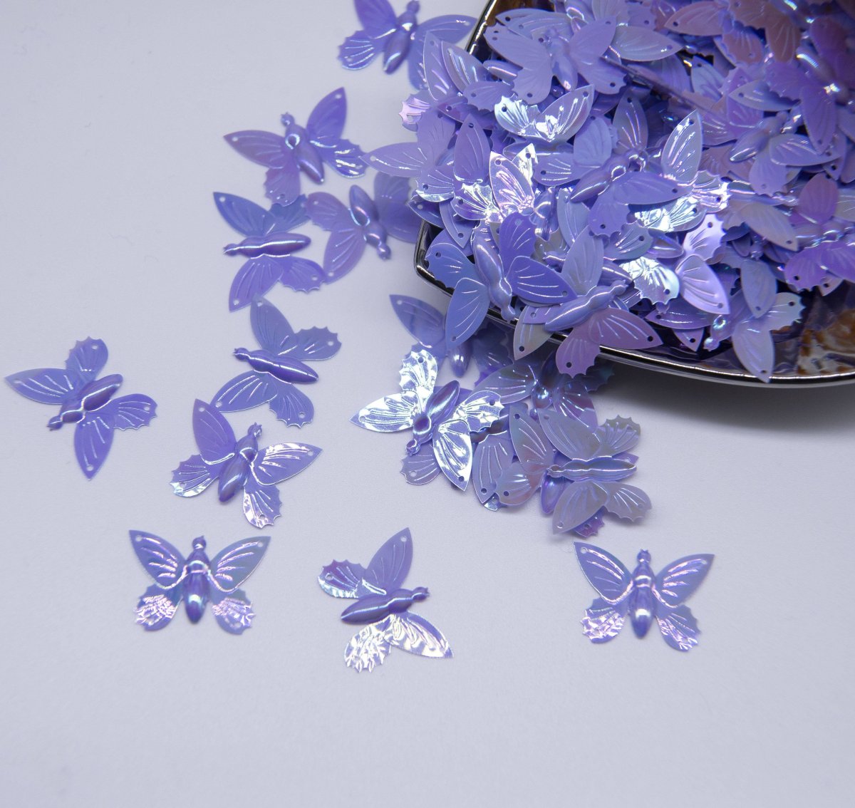 Сиреневые бабочки