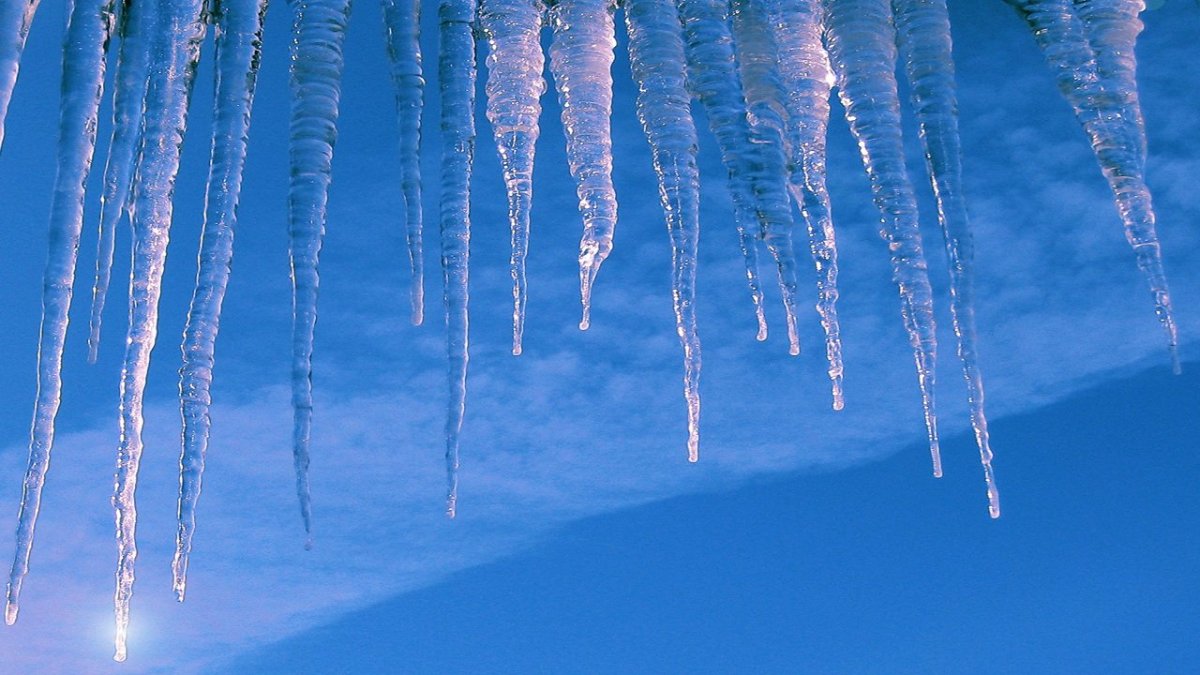 Сосульки весной