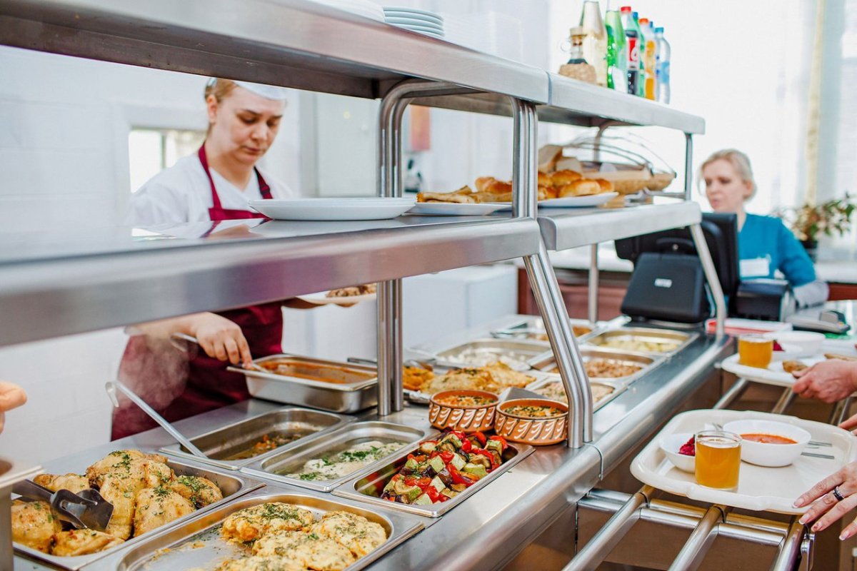 Самообслуживание в столовой
