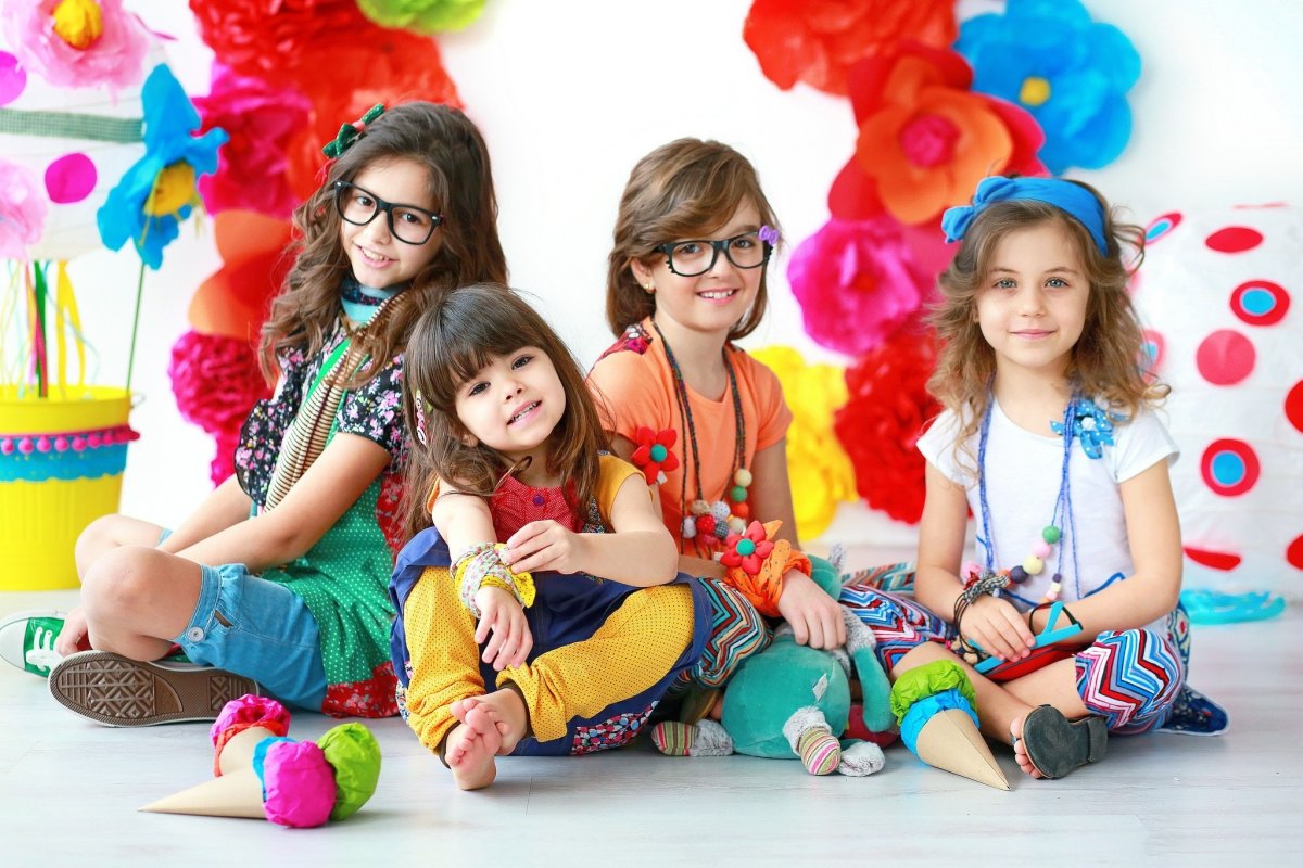 Яркие дети модные