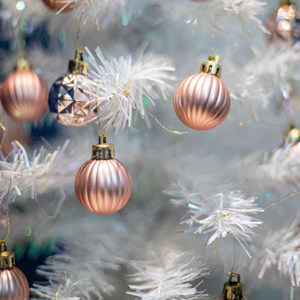 Елочные шары розовые