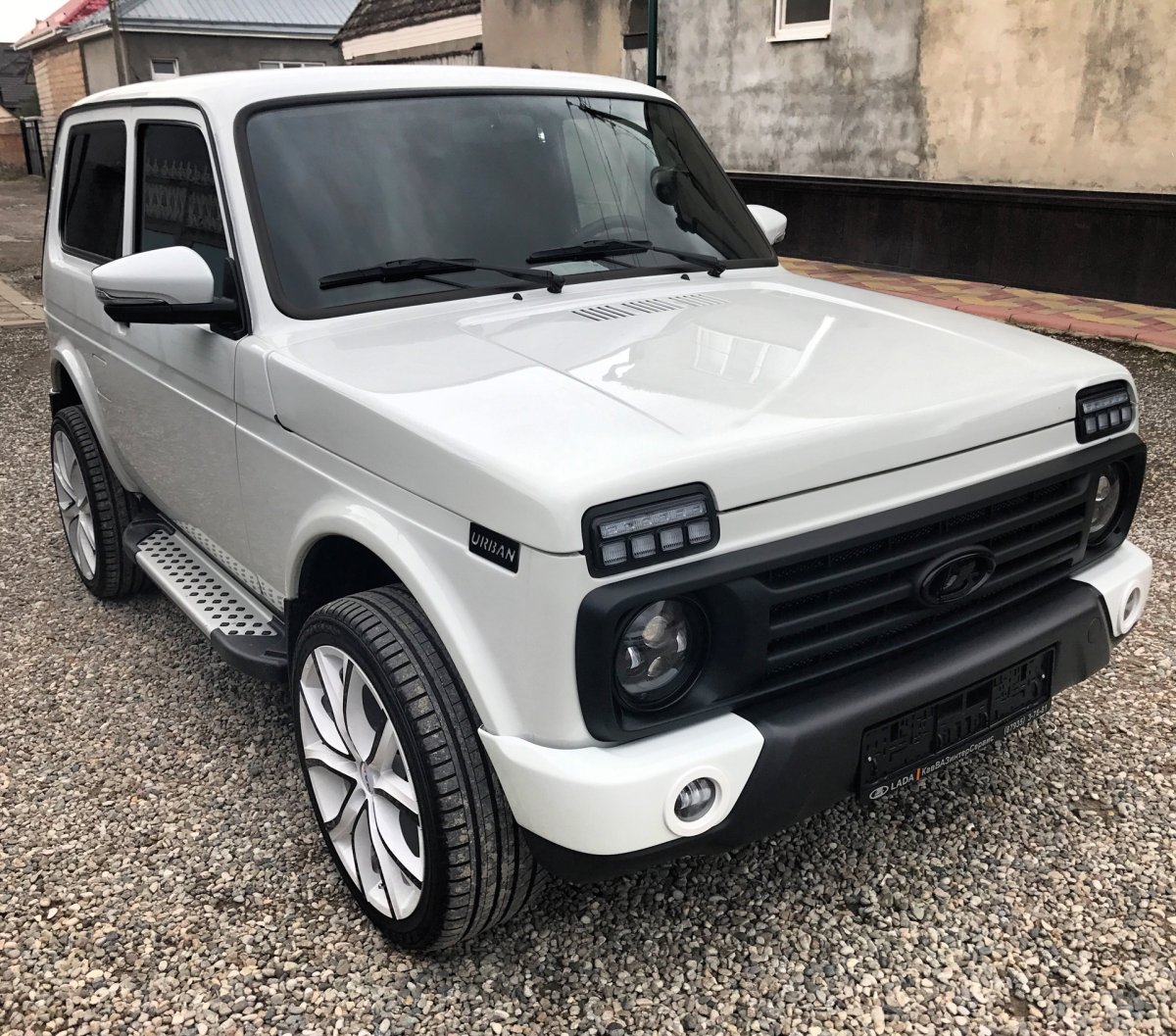 Нива Урбан 63