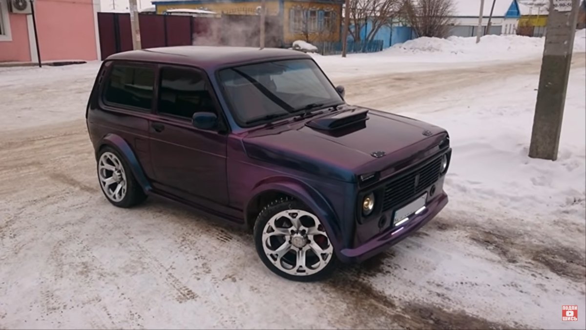 Нива 2131 Вишневая матовая