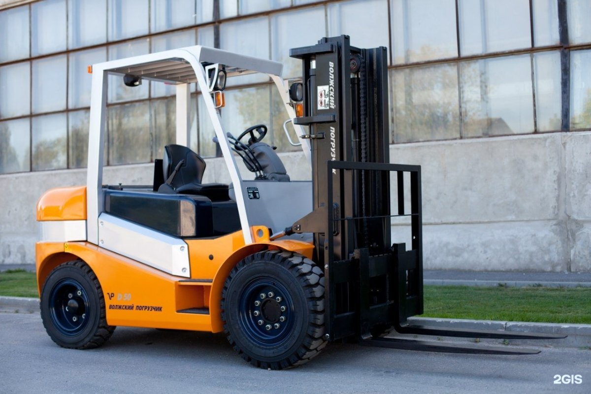 Вилочный погрузчик вид спереди вектор