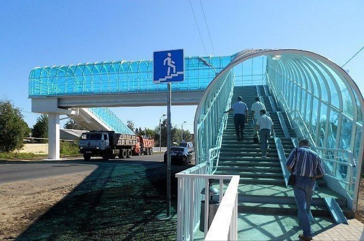 Надземный переход из поликарбоната