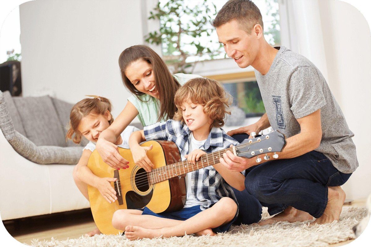 Вечеринка с гитарой в доме