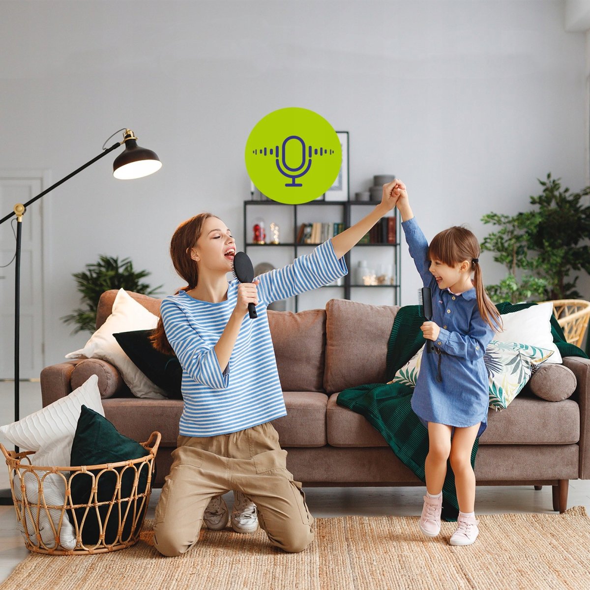 Счастливая семья поет