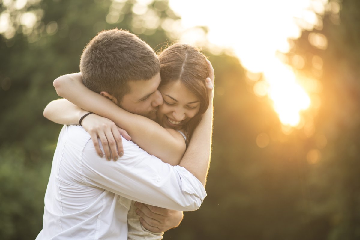 Объятия влюбленных