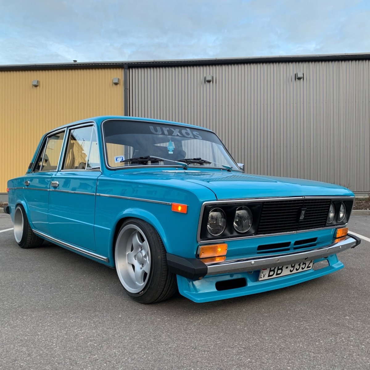 ВАЗ 2106 бирюзовая