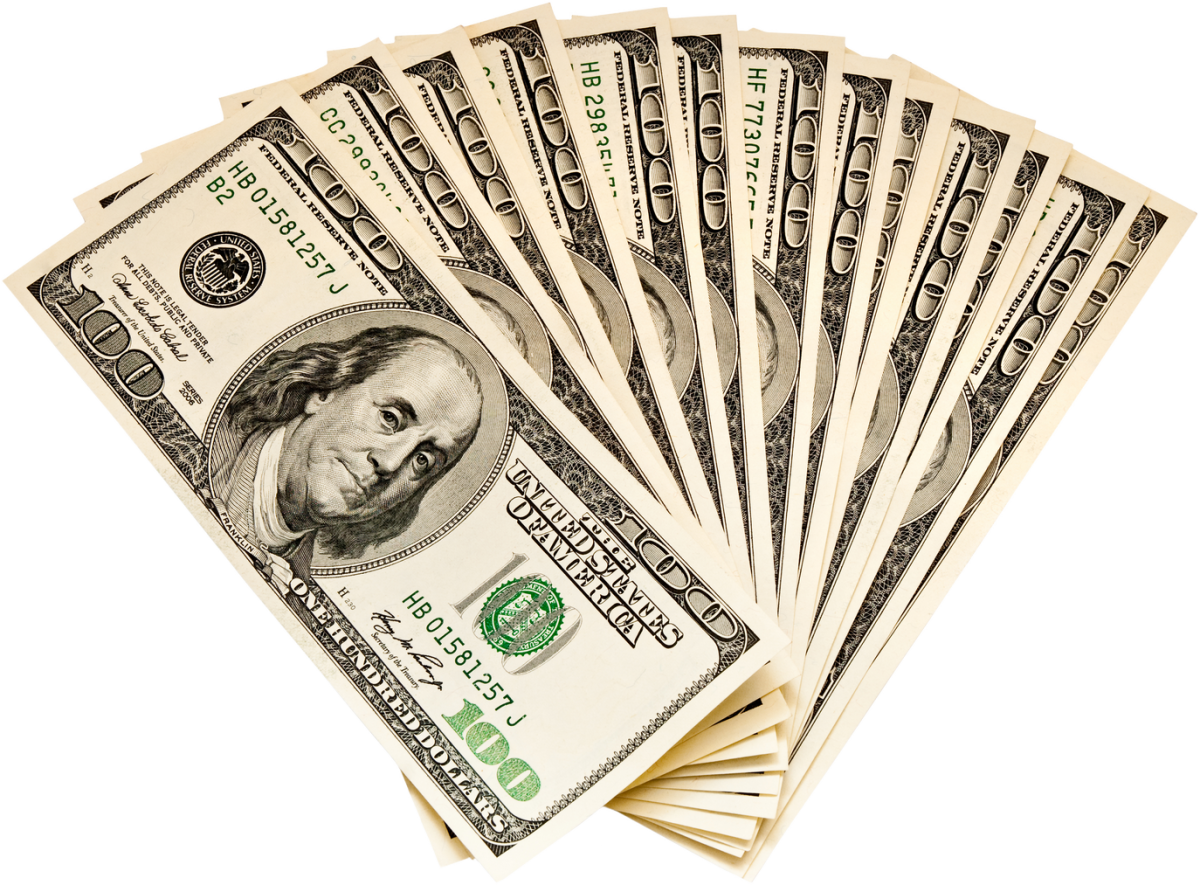 Пачка долларов веером