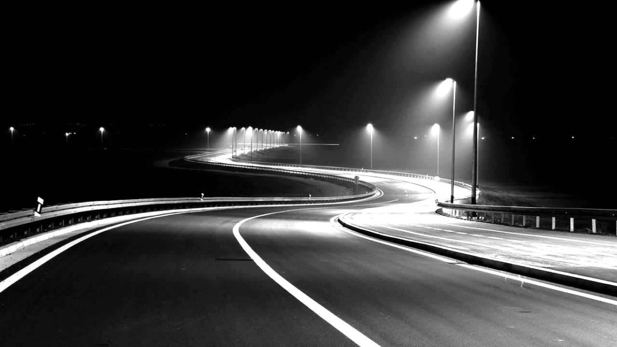 Дорога черно белая