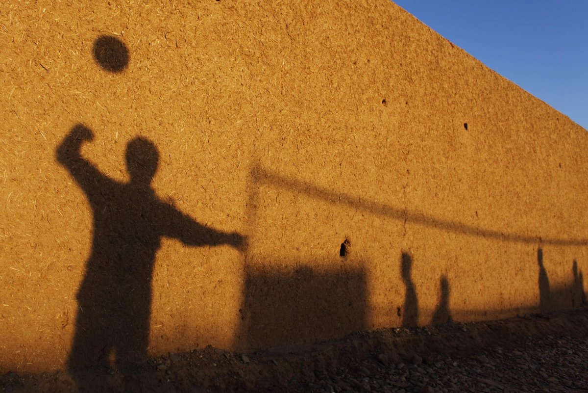 Тень девушки