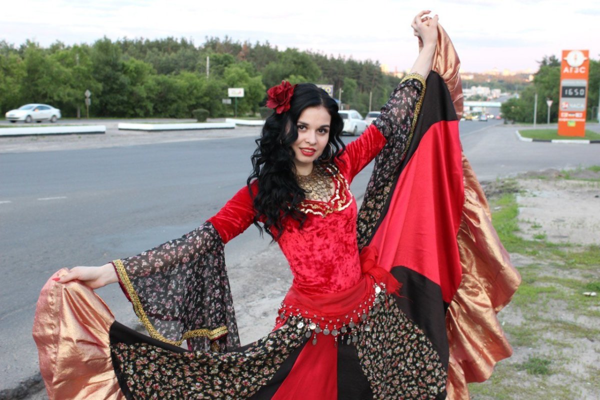 Цыганка картинки