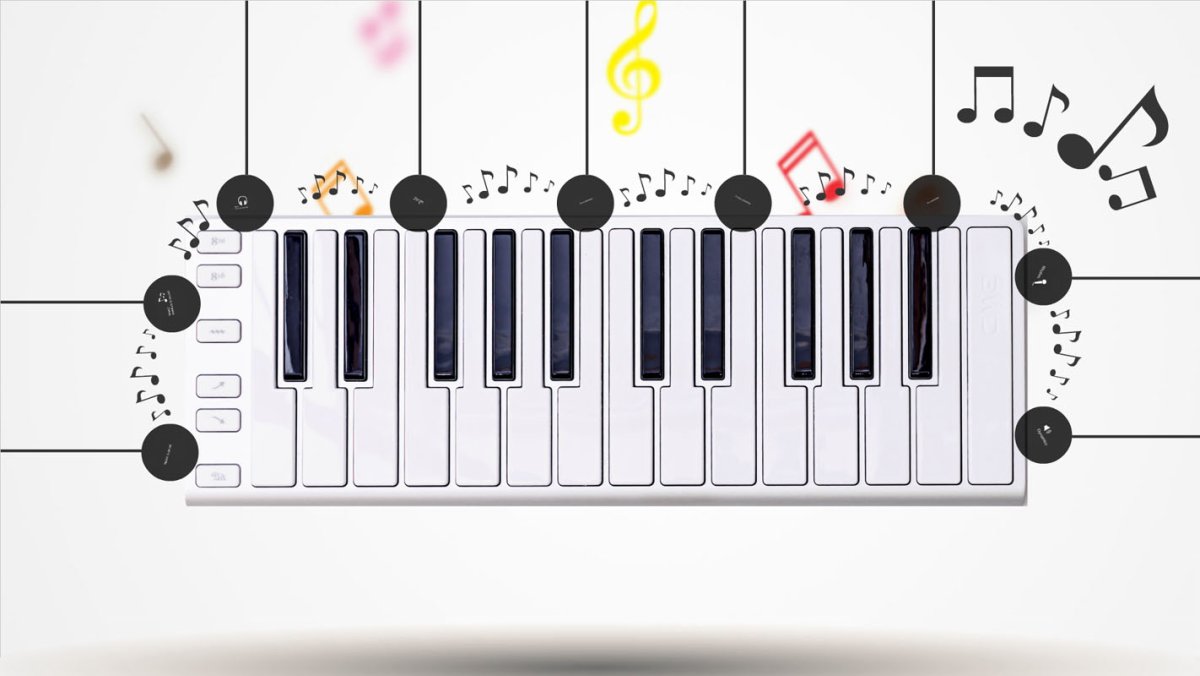 Ребенок за роялем