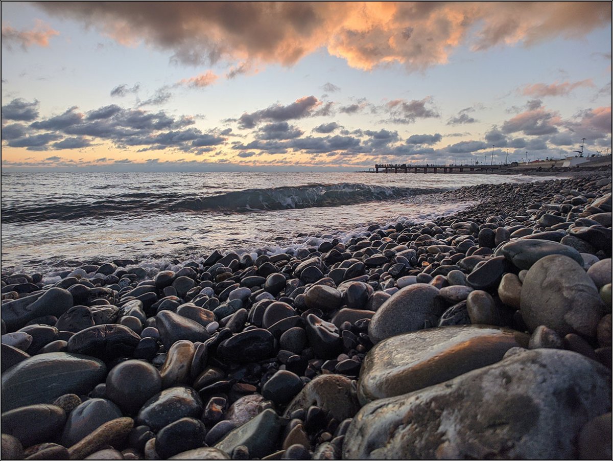 Море Сочи пасмурно