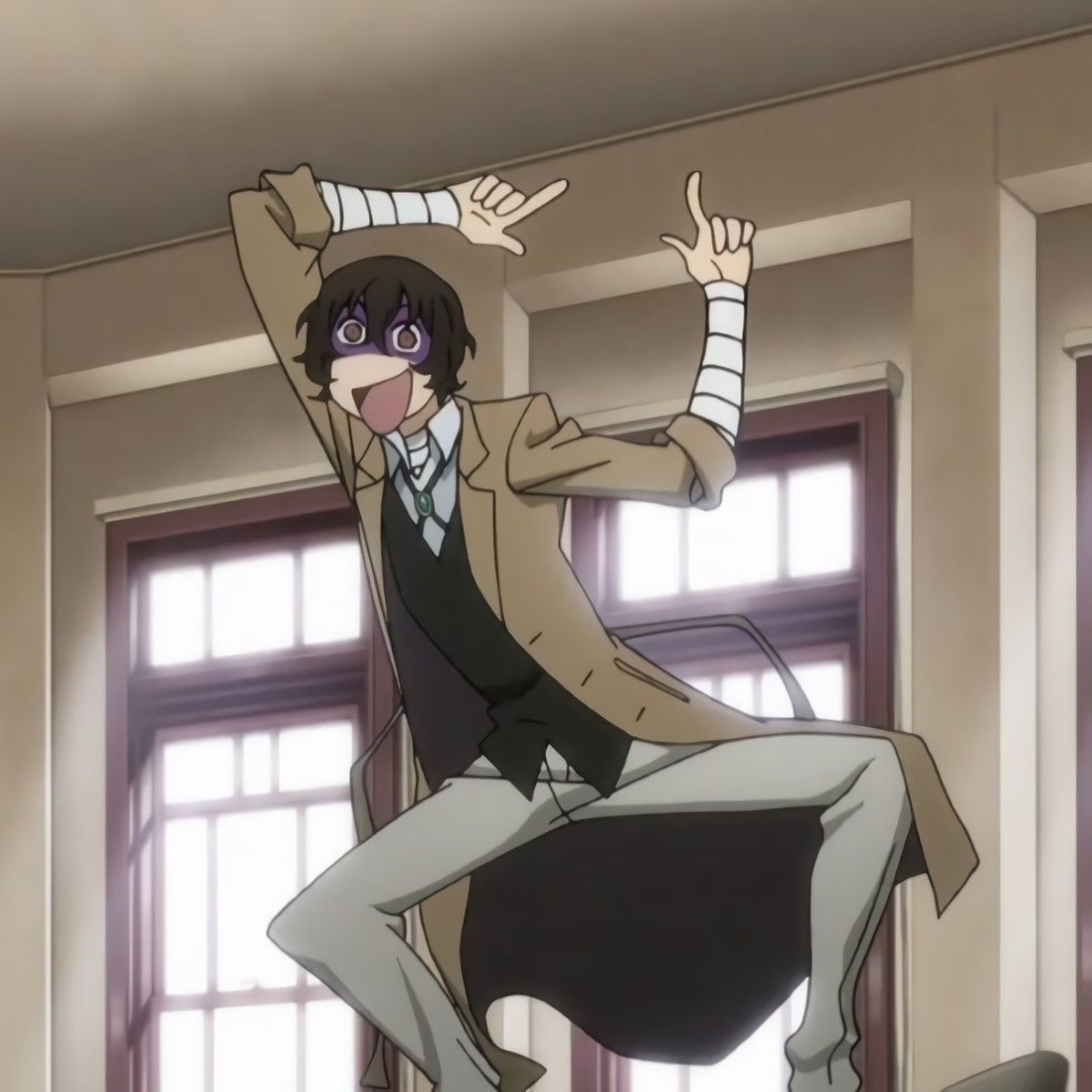 Великий из бродячих псов Дазай объелся грибов