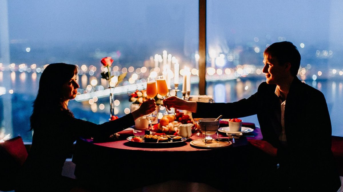 Романтический ужин в кафе