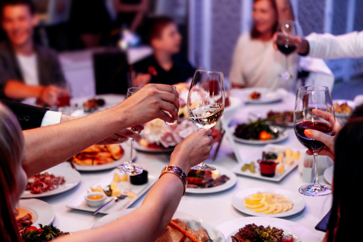 Застолье в ресторане