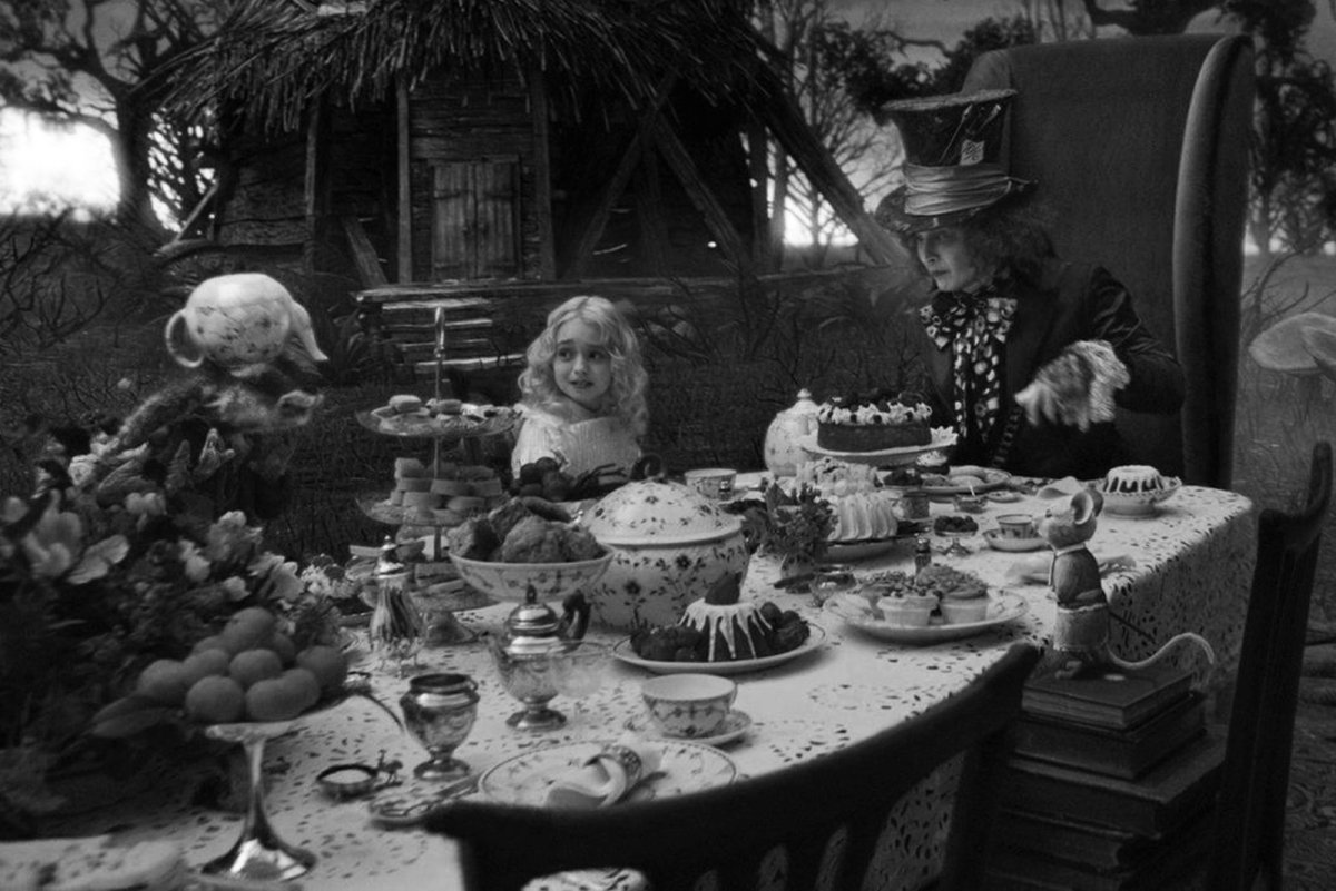 Алиса в Зазеркалье чаепитие