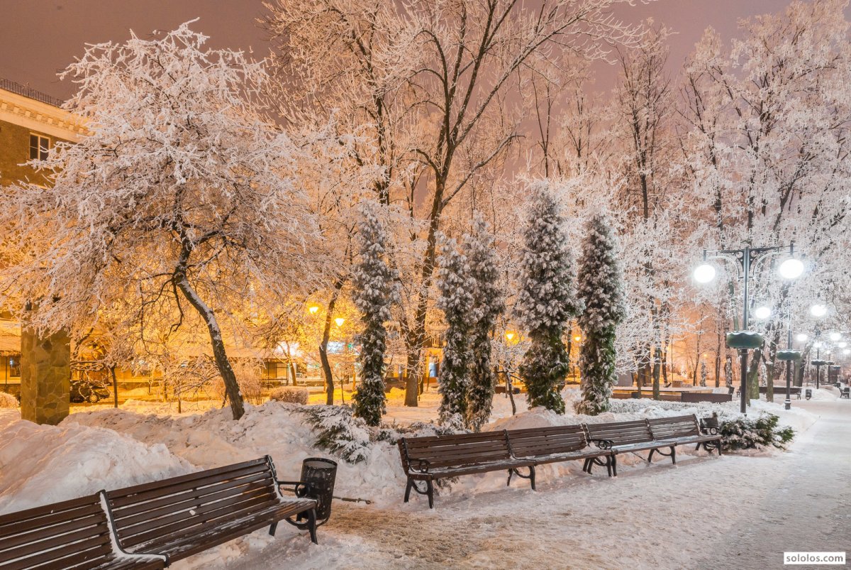 Красивый снег в городе
