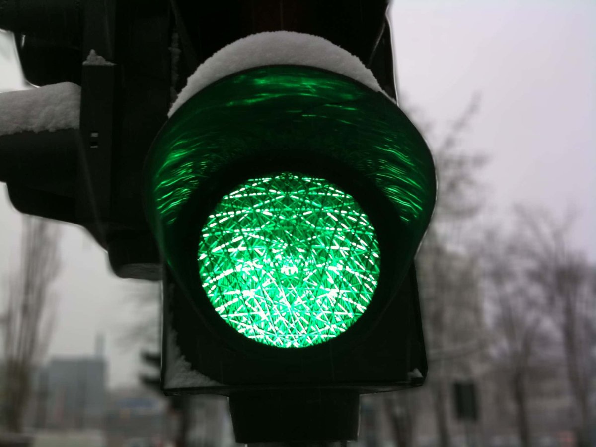 Зеленый сигнал светофора