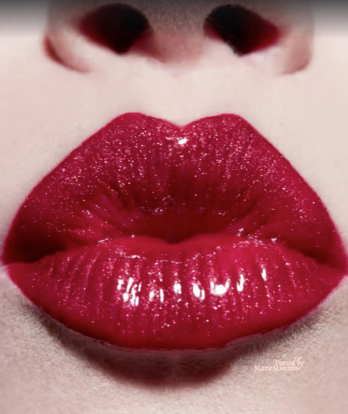 Губы девушки