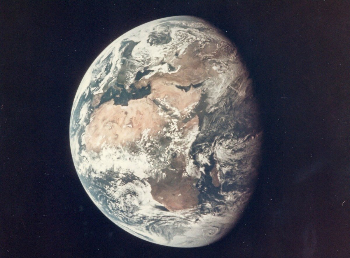 Первый снимок земли