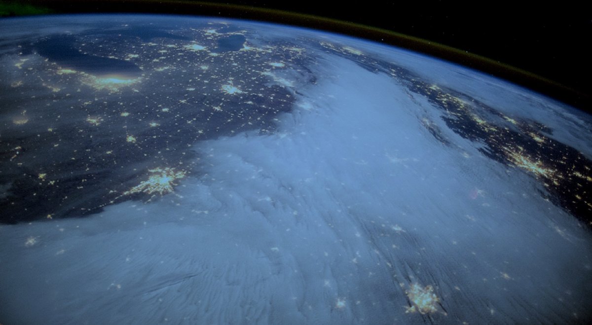 Земля из космоса плоская