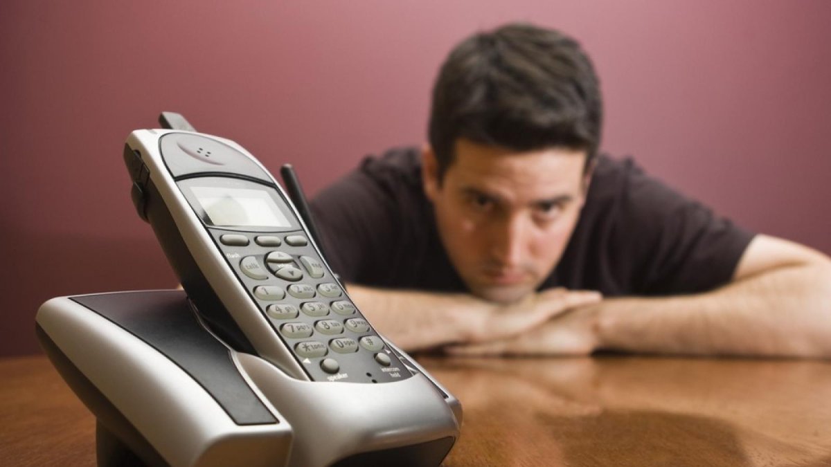 Парень думает о любимой