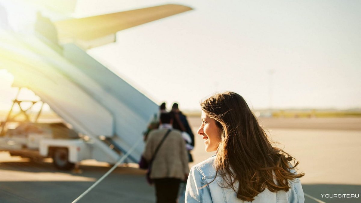 Девушка в частном самолете