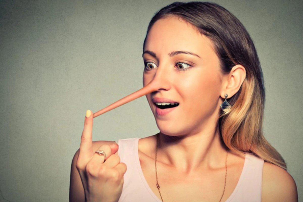 Девочка с длинным носом