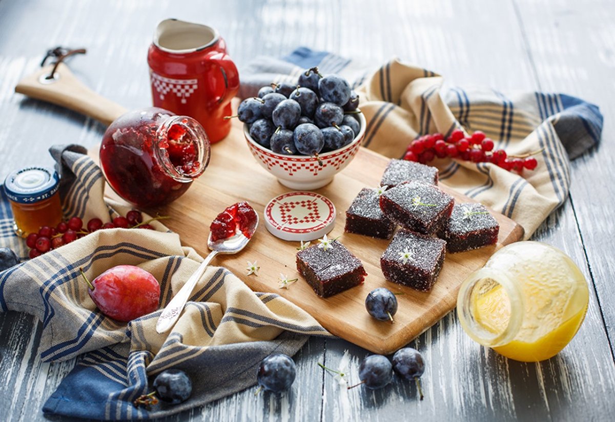 Фрукты и сладости