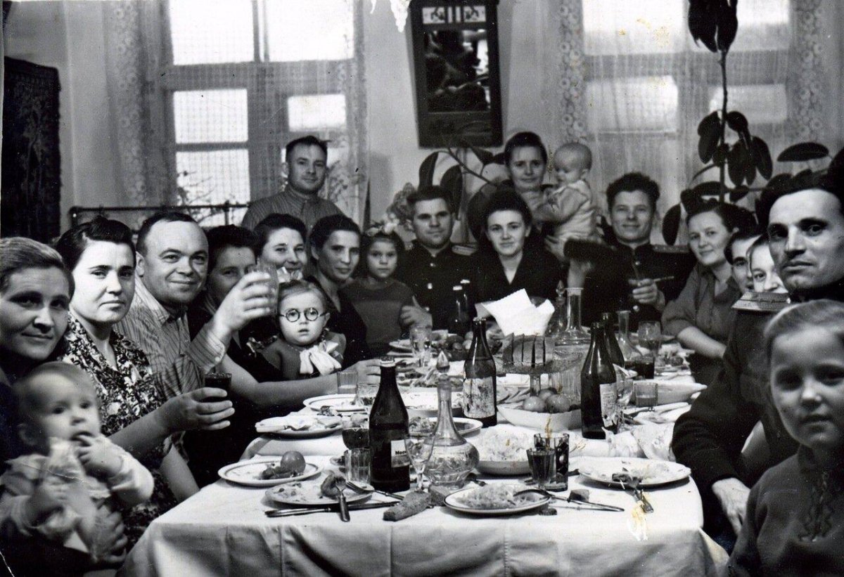 Советское семейное застолье