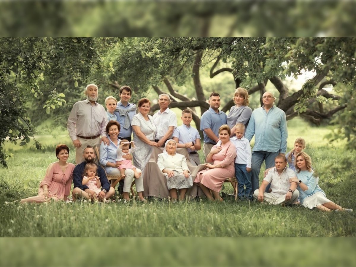 Силуэт счастливой семьи