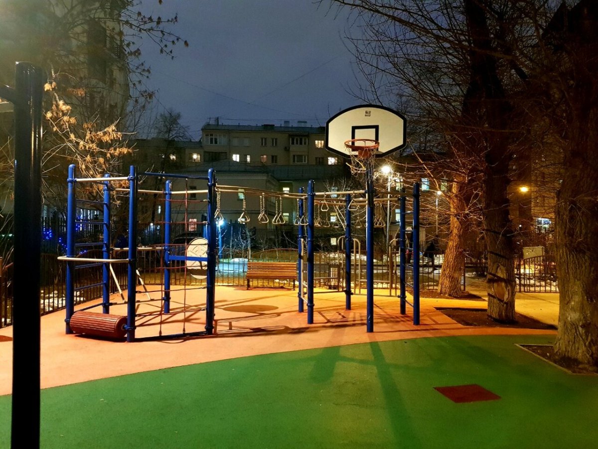 Спортплощадка, воркаут, Москва