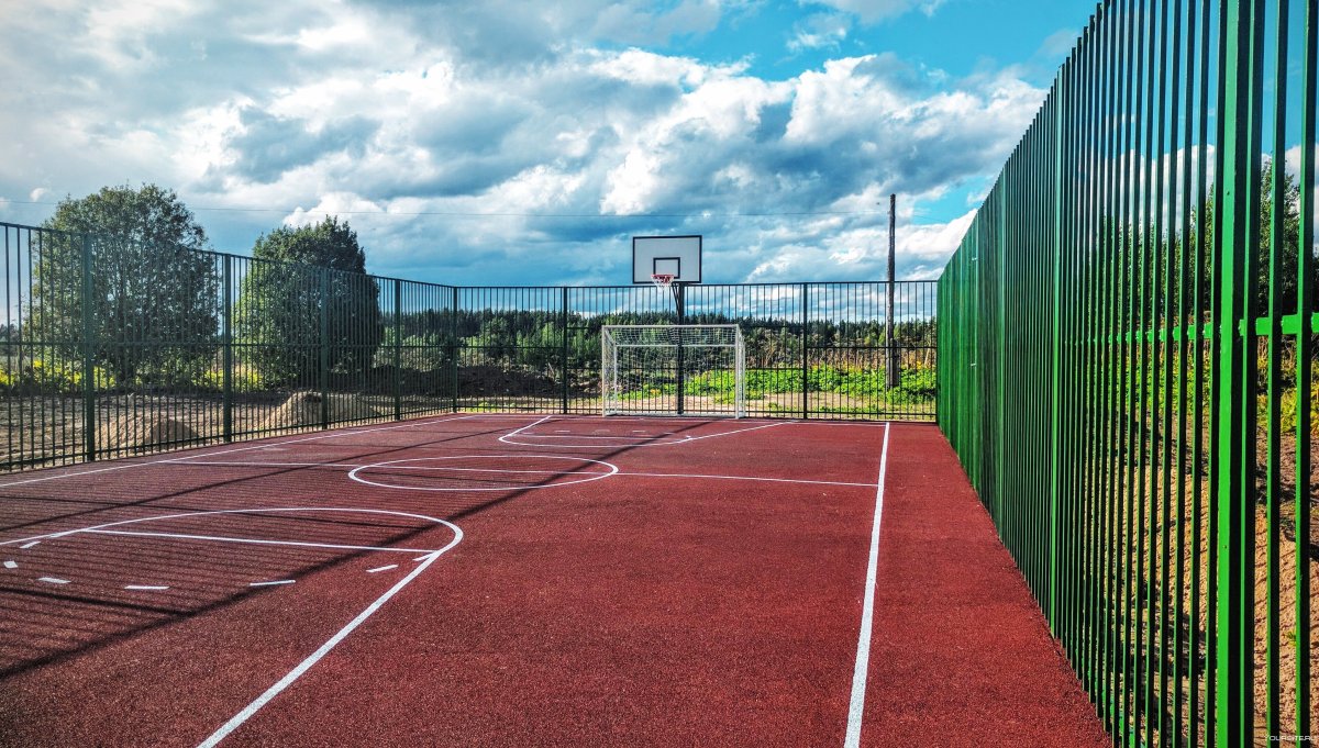 Крутая спортивная площадка