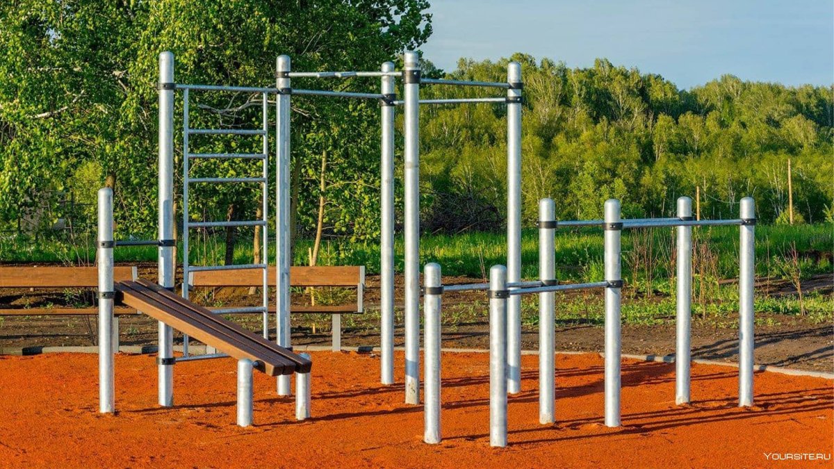 Школьная спортивная площадка