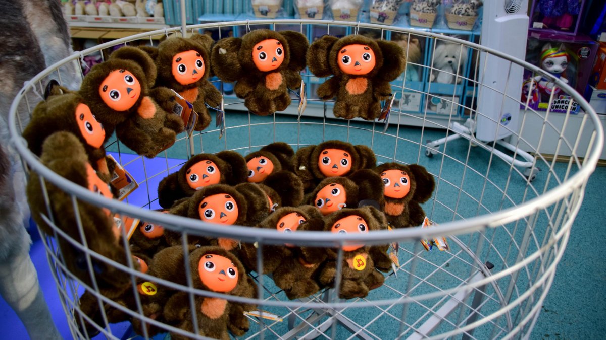 Чебурашка скучает