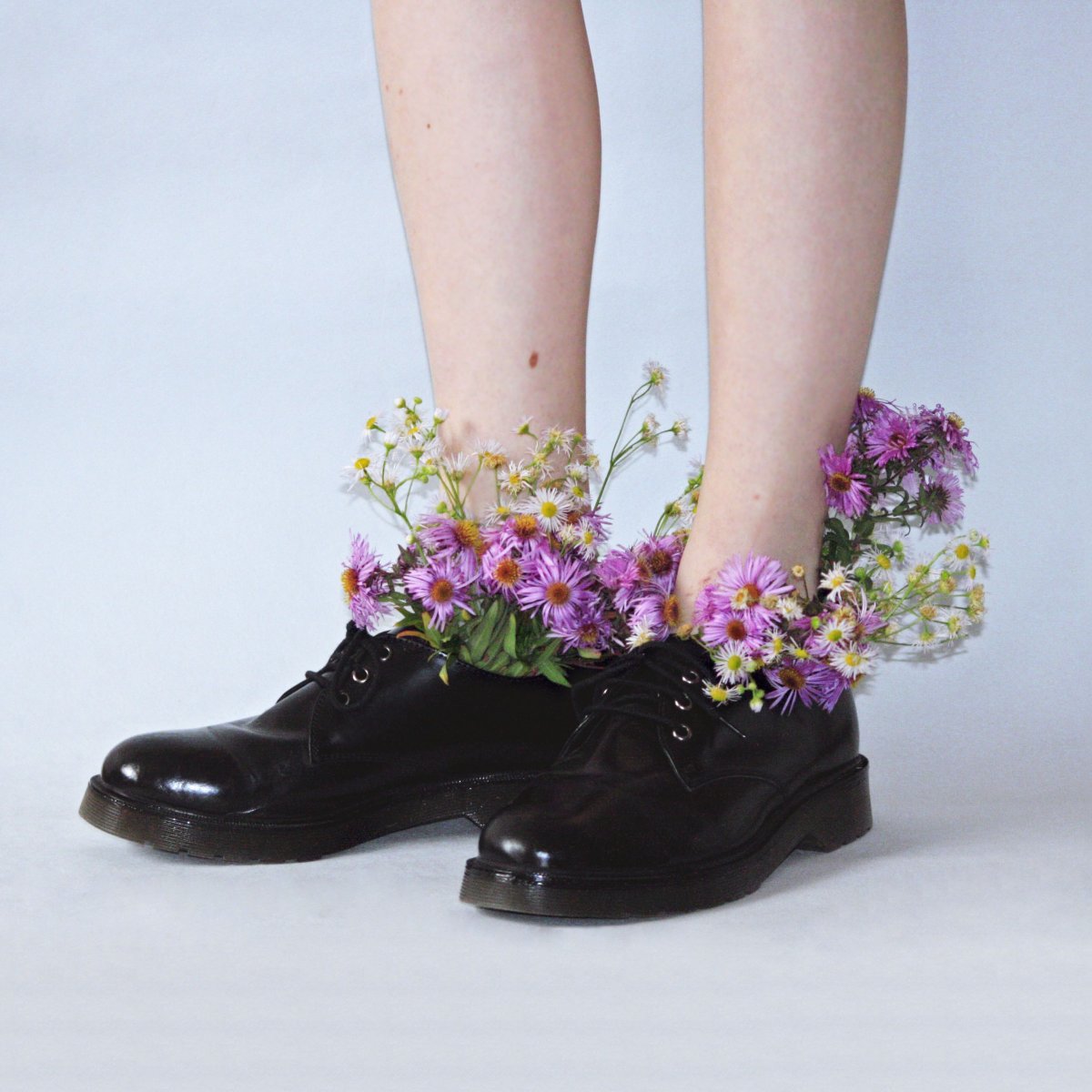 Цветы в ботинках