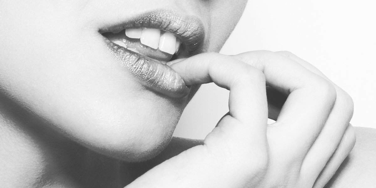 Губы девушки