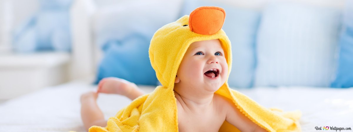 Дети ребенок младенец улыбка на лице полотенце