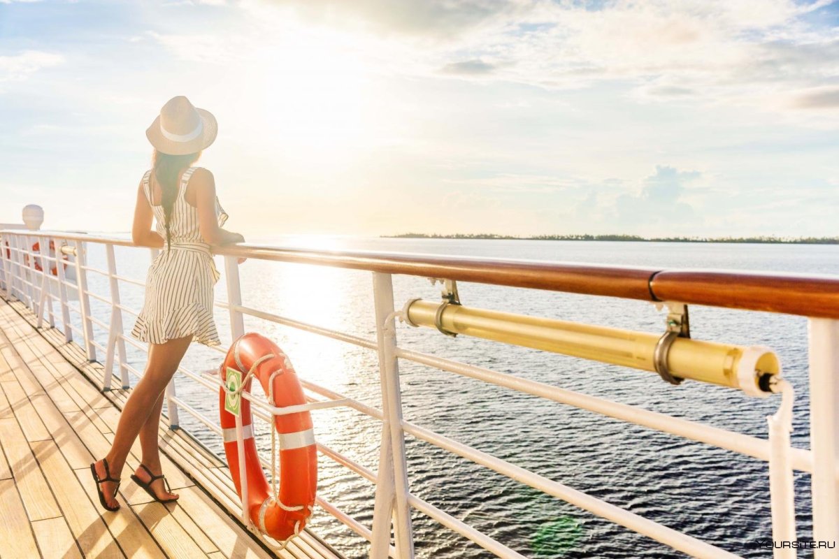 Маленький мальчик на пляже