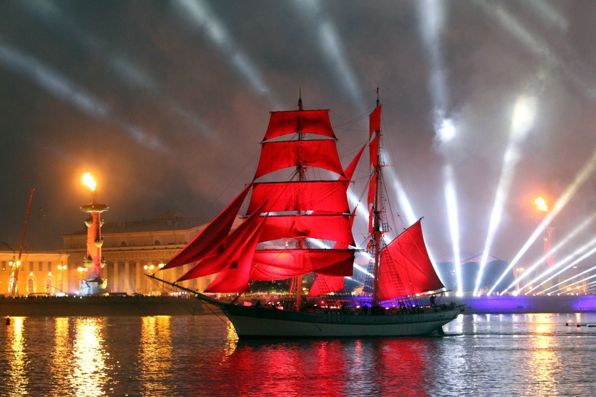 Парусник Алые паруса Питер