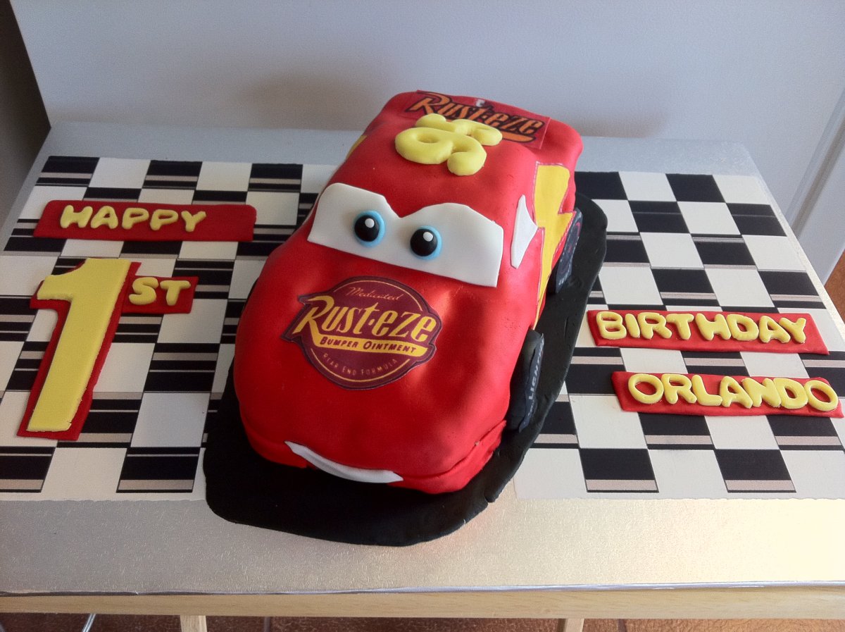 Торт с фотопечатью машины для мальчиков