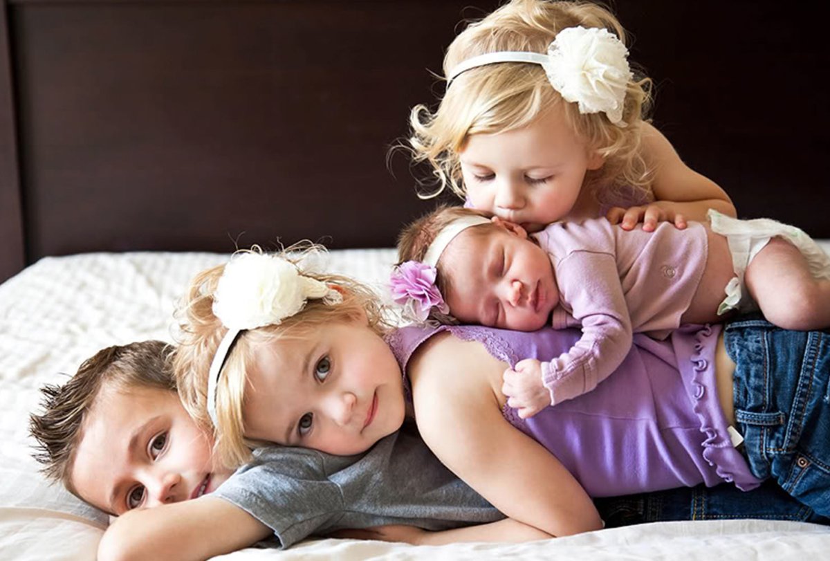 Леа Роуз и ава Мари Клементс