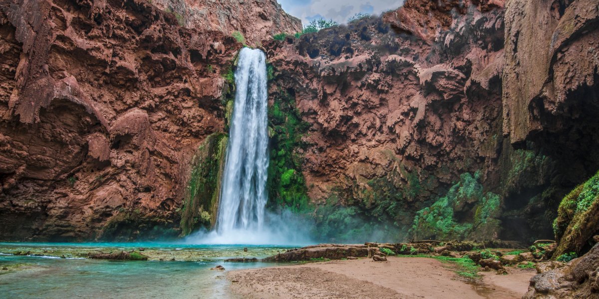 Красный водопад